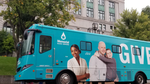 THIS THANKSGIVING, MEMORIAL BLOOD CENTERS TO THANK BLOOD DONORS WITH FREE LONG SLEEVE T-SHIRTS